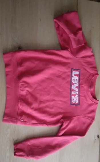 Sweat levis