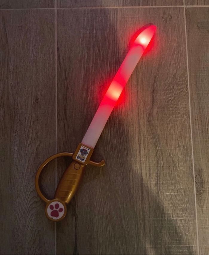 Épée lumineuse - pirate - pat’ patrouille live - photo numéro 2