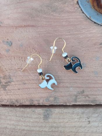 Boucles d'oreilles chat noir et blanc