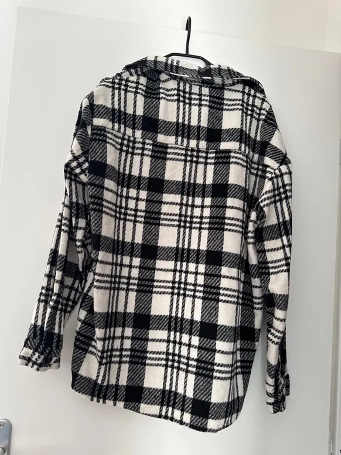 Veste à carreaux pied de poule type sur chemise - photo numéro 8