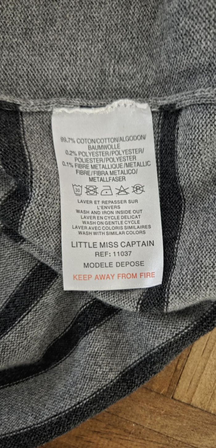 PULL LITTLE MISS CAPTAIN GRIS RAYÉ – MOTIF CHIEN – T.S – EXCELLENT ÉTAT