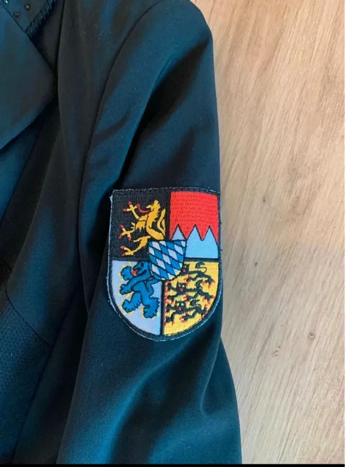 Veste de  Concours d’Équitation  Kingsland  Taille  34, Logo Brodé,  Strass au  Col,  Très  Bon État - photo numéro 4