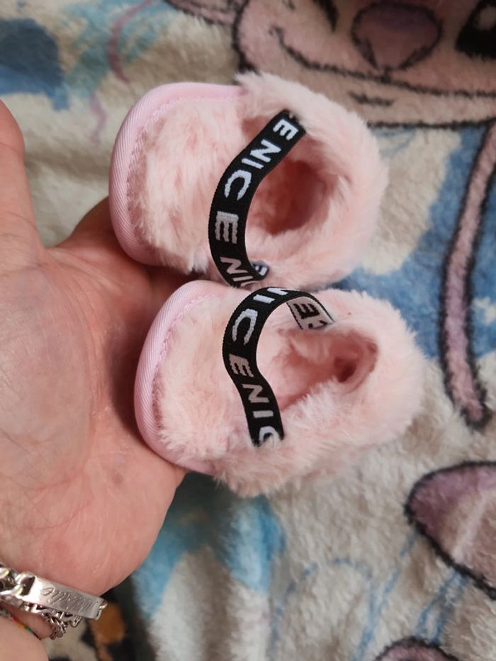 Claquette bébé fluffy - photo numéro 4