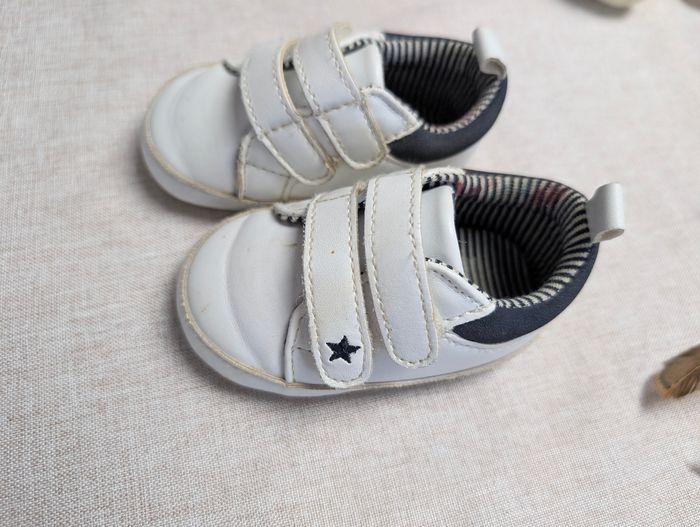 Basket blanche taille 3/6 mois - photo numéro 2