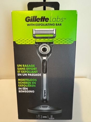 Gillette labs avec support et recharges manche magnétique