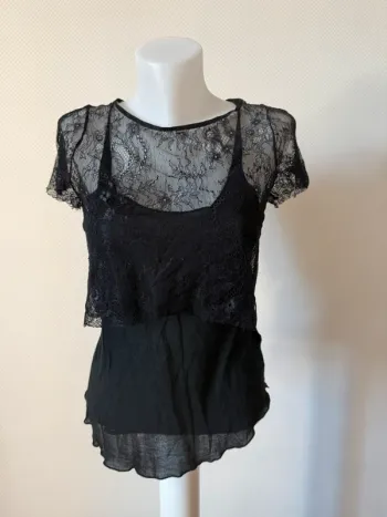 T- shirt Maje en très bon état taille 1 noir