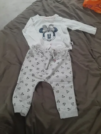 Ensemble T-shirt pantalon Disney Minnie 12 mois