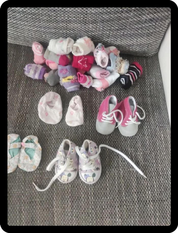 Lot chaussures naissance + chaussettes - photo numéro 3