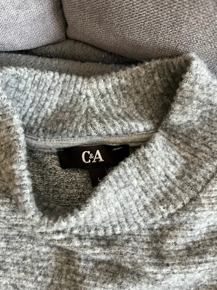 Pull C& A L - photo numéro 2