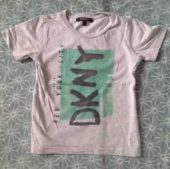 Teeshirt gris détails vert DKNY - 4 ans