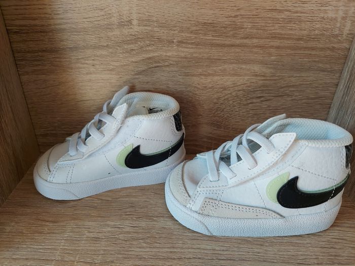 Superbe nike blazer pointure 19.5 - photo numéro 3