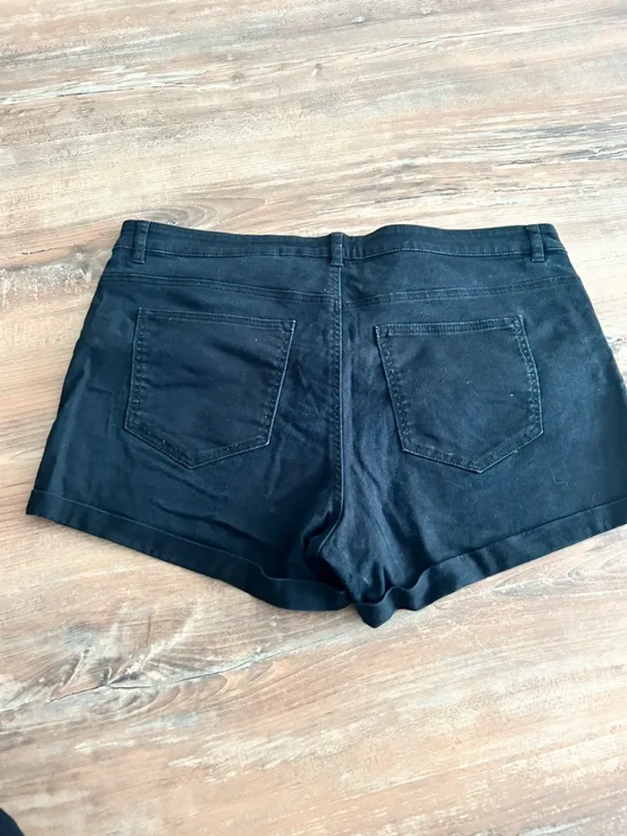 Short noir H&M - photo numéro 2