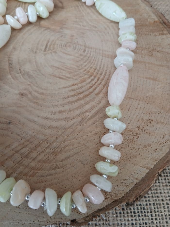 Collier blanc crème vert rose argenté - photo numéro 3