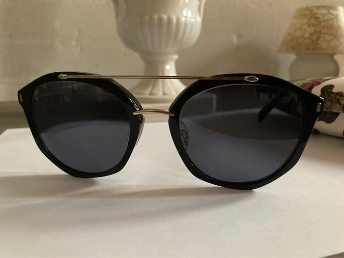 Lunettes de soleil  avec étui - photo numéro 4