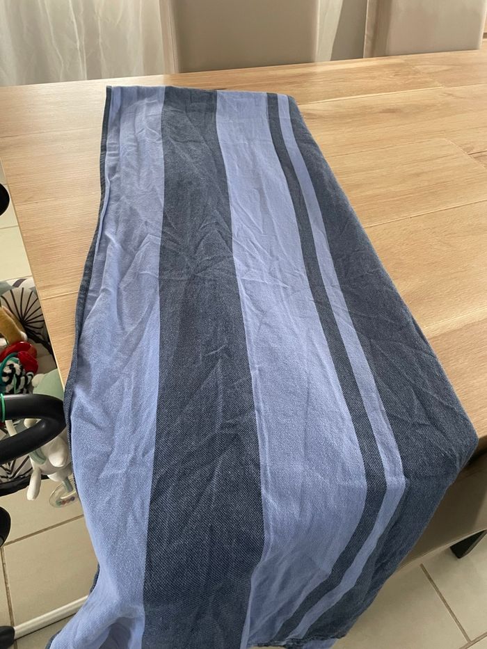 Écharpe de portage et fascicule - photo numéro 4