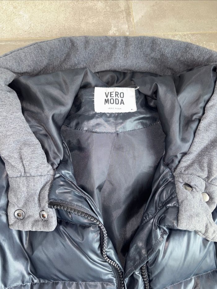 Doudoune bleu marine, grise bi matiere de la marque Vero Moda, taille M - photo numéro 2