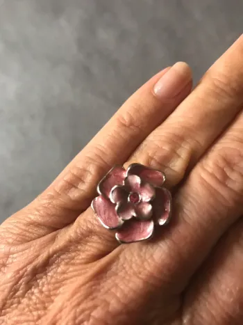 Bague Fantaisiste réglable forme fleur rose