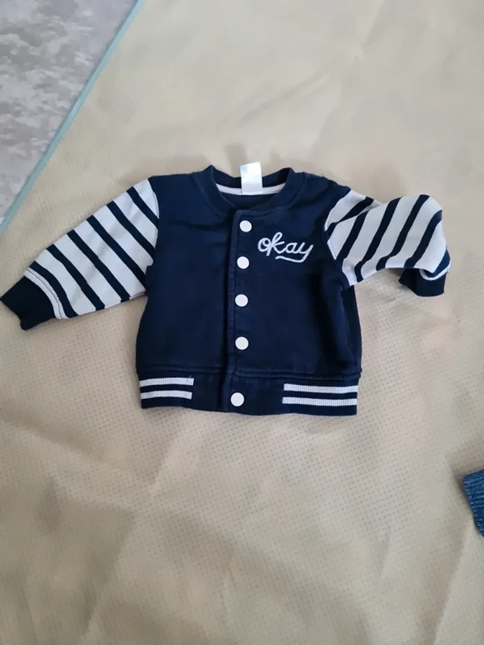 Lot de 8 vestes et gilets 3 mois - photo numéro 4
