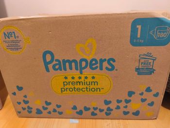 Couches taille 1 pampers premium