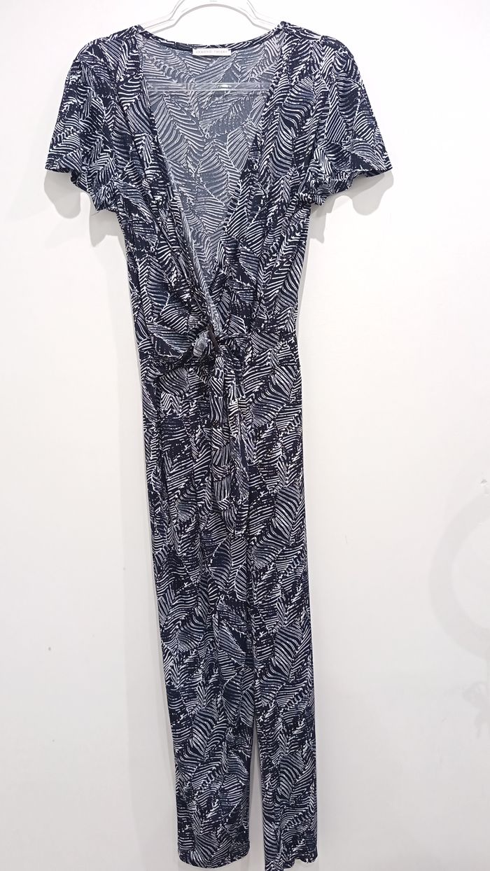 Combinaison bleu feuillage col v plongeant ceinture Armand Thiery taille 40 - photo numéro 1