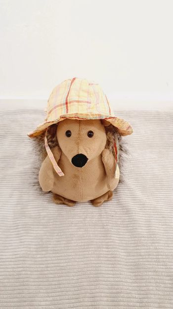 Chapeau jaune pour l'été bébé fille 12 mois