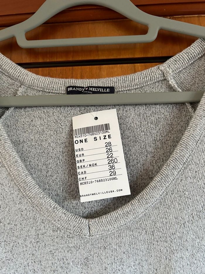 Pull gris col v taille unique Brandy Melville neuf - photo numéro 2