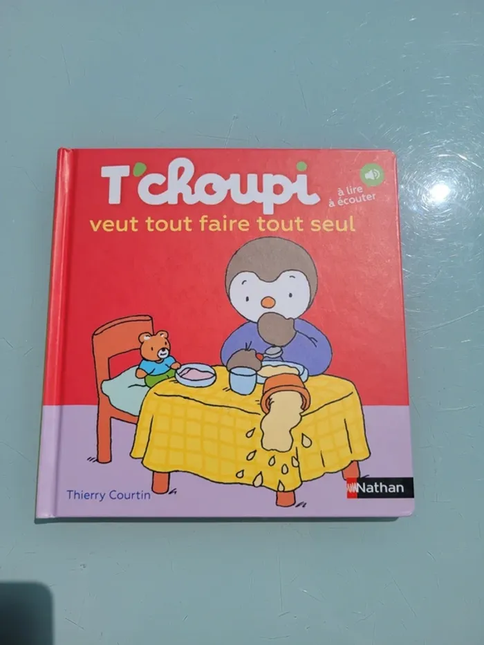 Livre T'choupi : à lire et à écouter, tome 37 : T'choupi veut tout faire tout seul - photo numéro 2