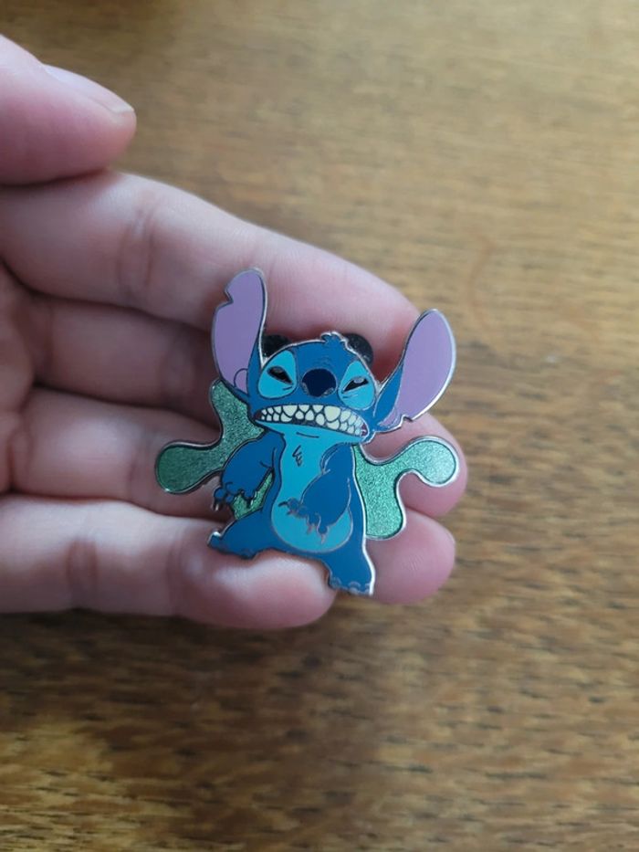Pin's stitch piece de puzzle disney - photo numéro 2