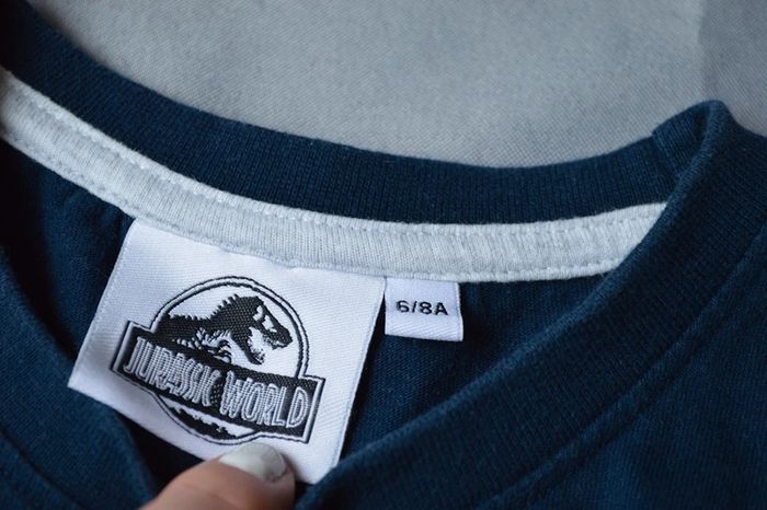pyjamas deux pièces Jurassic World gris et marine taille 7 ans / 122 cm - photo numéro 3