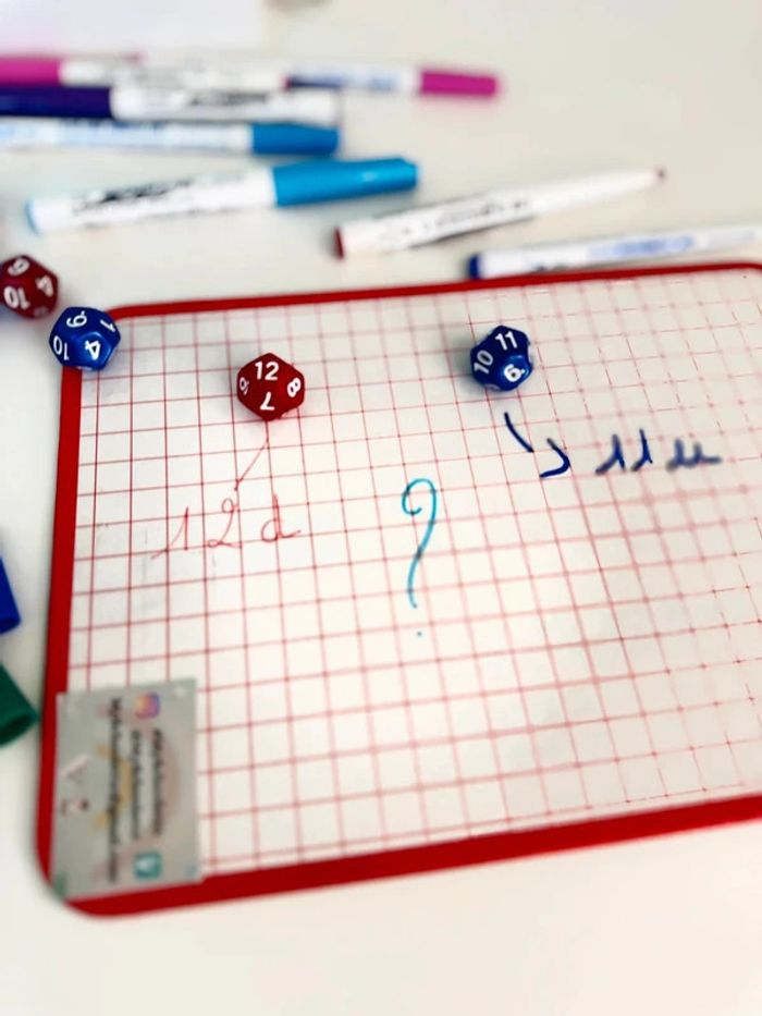 Dé à 12 faces numérotés de 1 à 12 : Jeux mathématiques - photo numéro 12