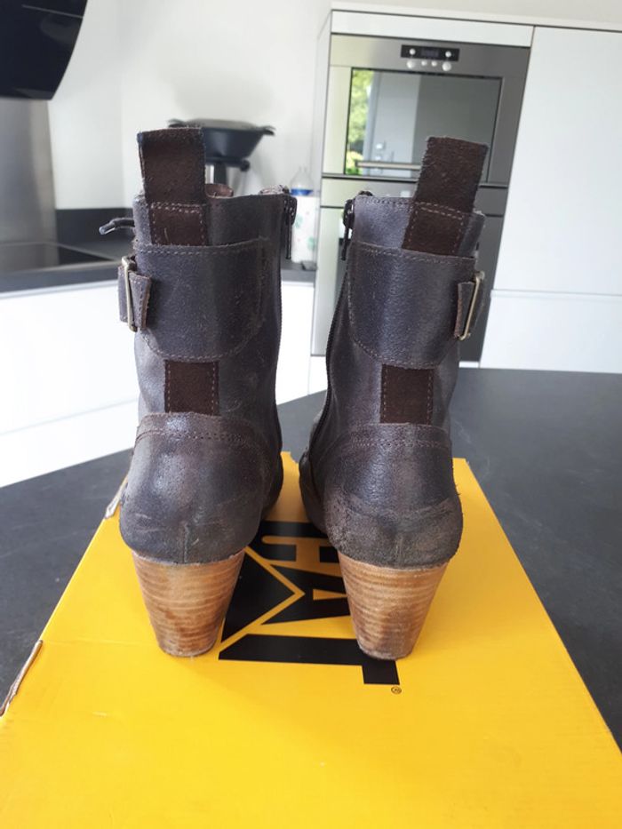 50 € Chaussures montantes compensées en cuir marron Caterpillar - photo numéro 3