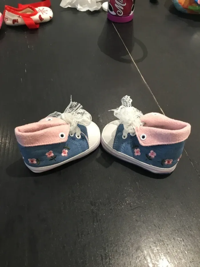 Chaussures bébé 6-9 - photo numéro 3