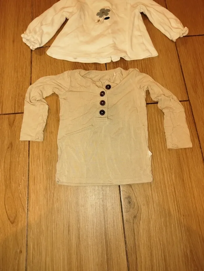 Lot de 2 t-shirts longues manches bébé fille 12 mois - photo numéro 2