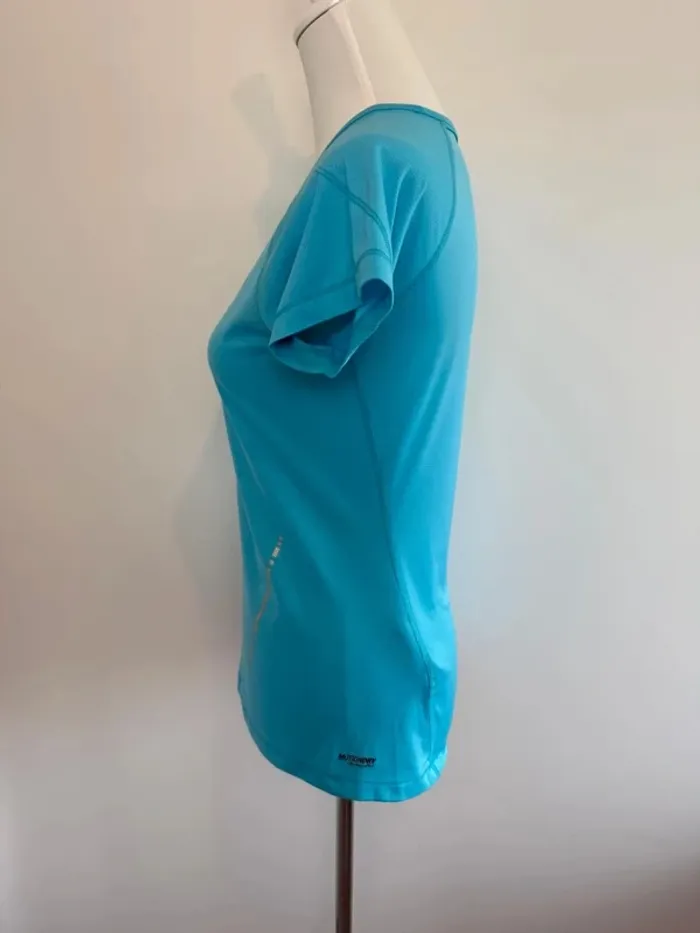 T-shirt de sport Asics bleu taille S super état - photo numéro 4