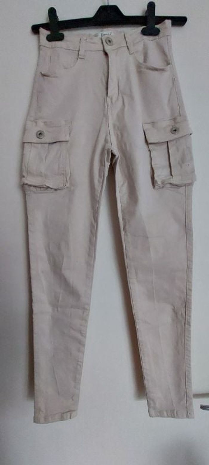 Pantalon beige cargo