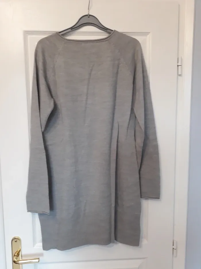 Robe pull gris clair - photo numéro 2
