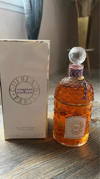 L’instant de Guerlain flacon abeilles