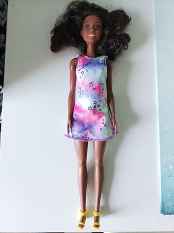 Jolie poupée Barbie