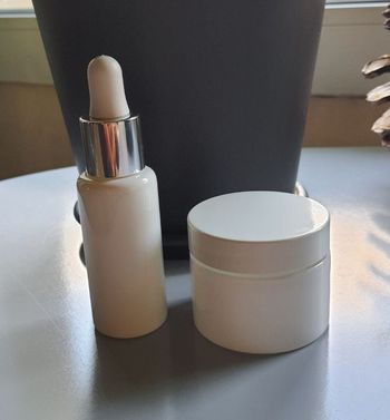 Lot 2 flacons cosmétiques vides, céramique