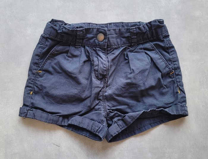 Short 4 ans