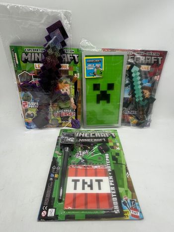 Lot de 3 magazines Livres d'activités Minecraft avec sa lampe et son épée son bouclier Neuf   