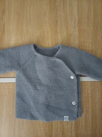 Gilet en maille bébé taille 1-3 mois