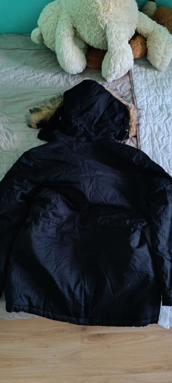 Parka noir avec capuche fourrure - photo numéro 2
