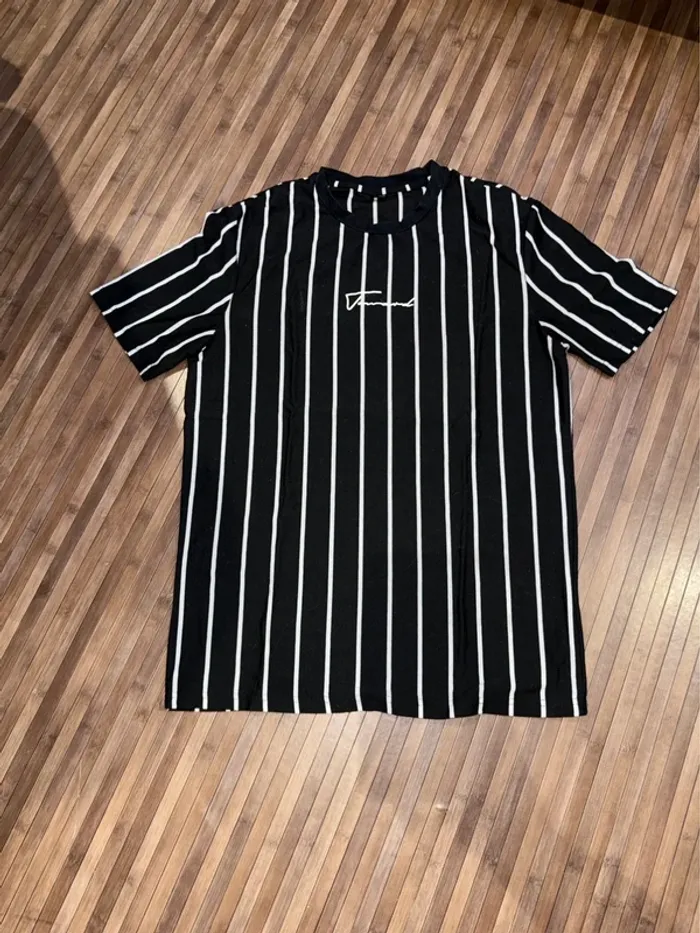 T-shirt rayé noir et blanc taille S shein