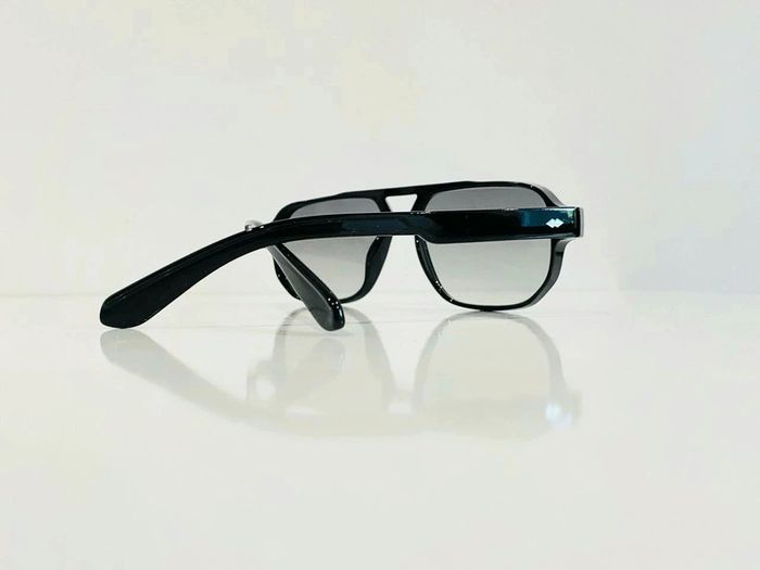 Lunette de soleil mixte noire verres dégradés uvprotection catégorie 2 - photo numéro 4