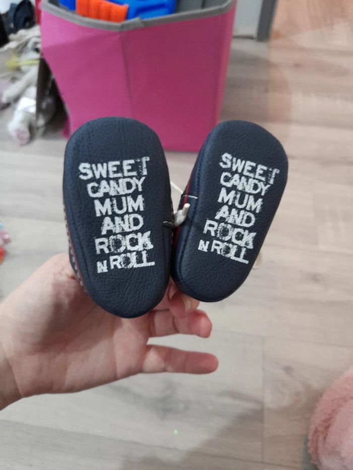 Baskets bébé neuves - photo numéro 2