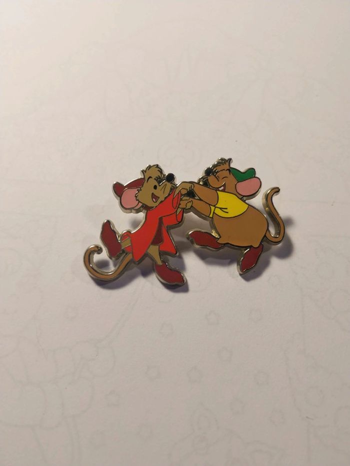 Pins Disney souris cendrillon