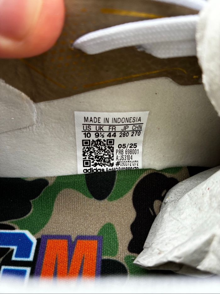 Crampons Adidas x Bape Predator - Taille 44 - Neufs - photo numéro 8