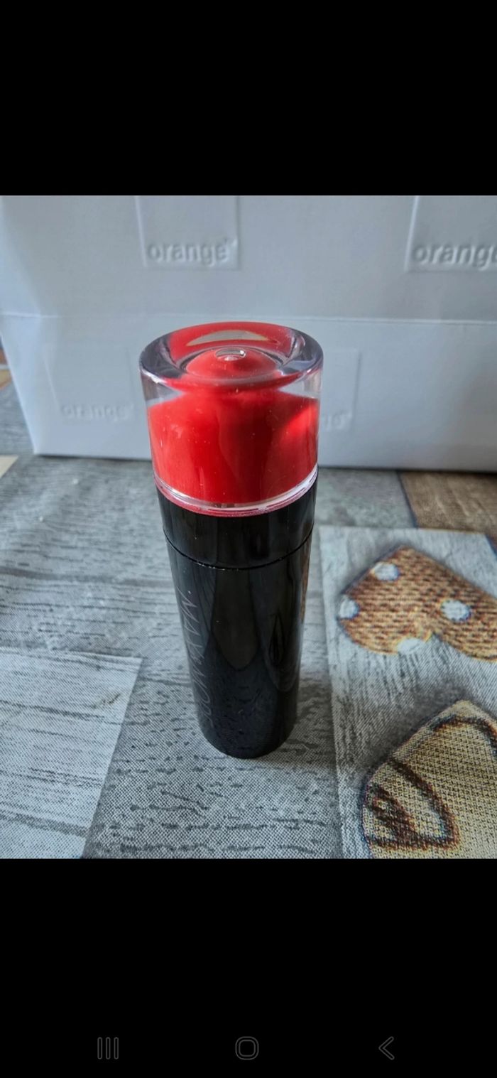 Rouge à lèvres - photo numéro 2