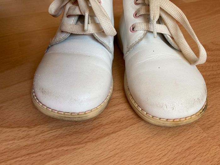 Jolie paire de bottines en cuir blanc T. 23 fille - photo numéro 5